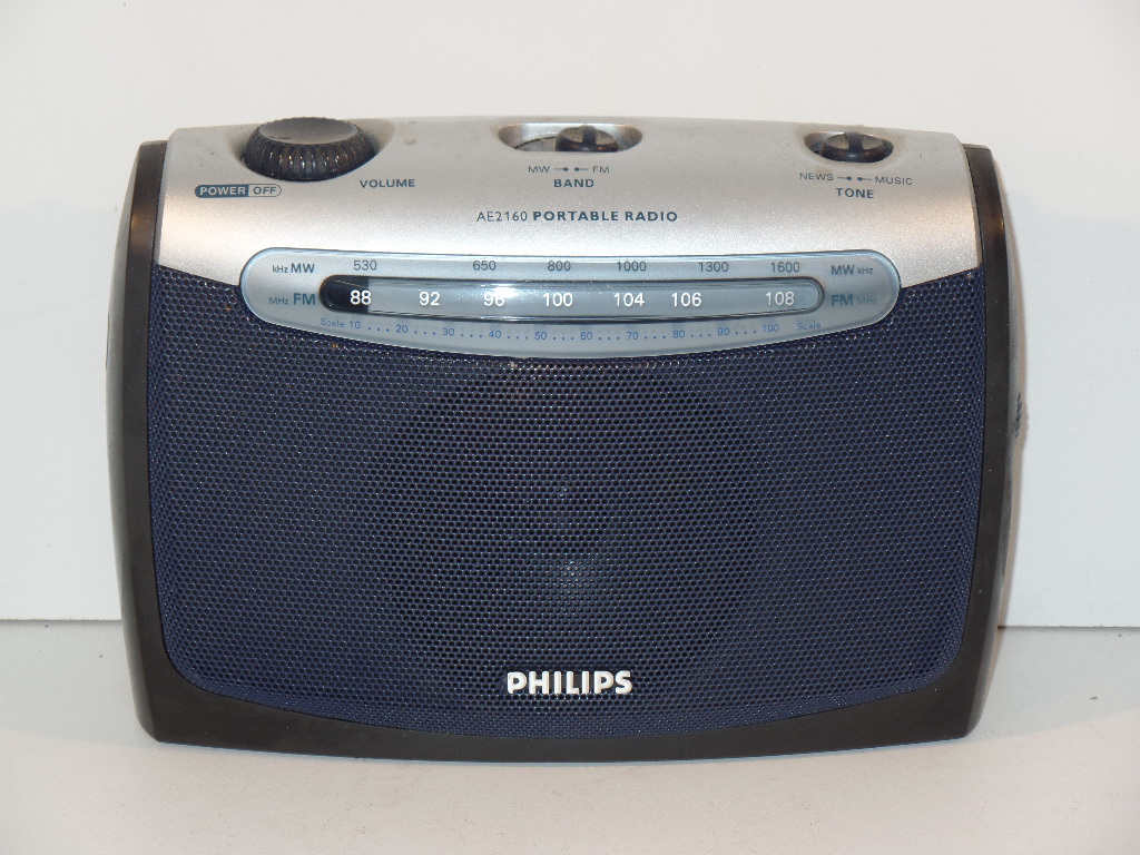 Philips, traveller AE2160/00; draagbare transistor radio.