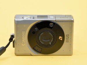 Canon IXUS